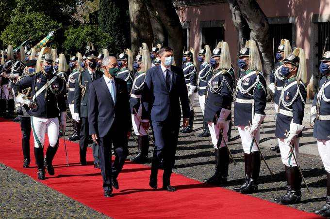 Enotno stališče Portugalske in Slovenije: Podpora diplomatskim prizadevanjem za mirno rešitev ukrajinske krize in ustrezna pozornost EU urejanju odnosov na Zahodnem Balkanu